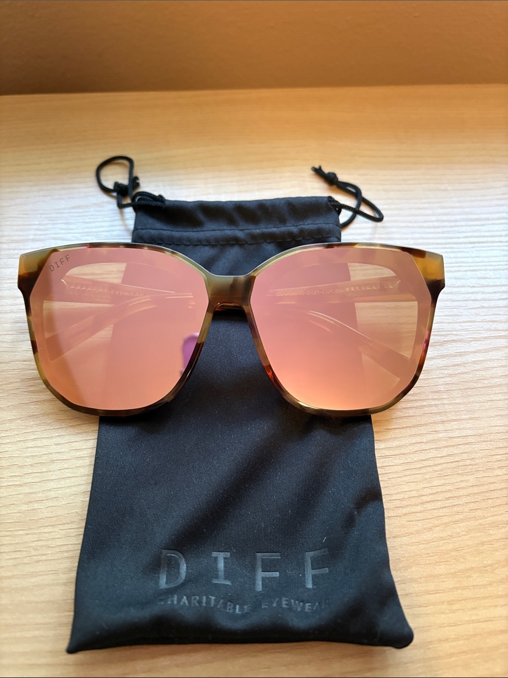 Diff Eyewear Tortoiseshell Frame Sunglasses with Pink Mirrored Lenses